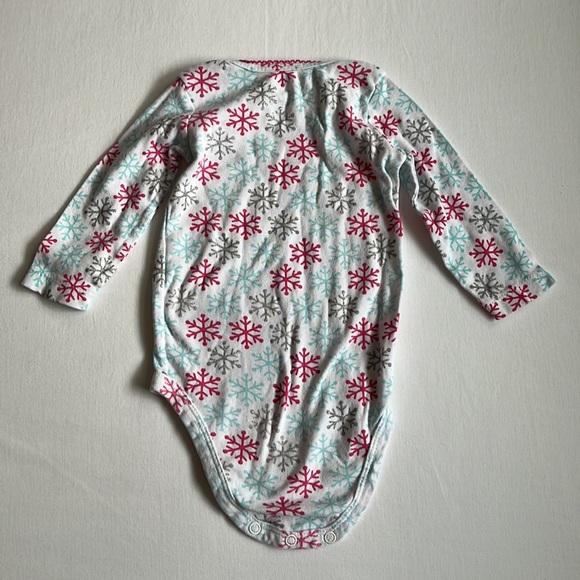 5-Piece Carter's Baby Girl Winter Snowflake Set Size 9 Months - Picture 12 of 14